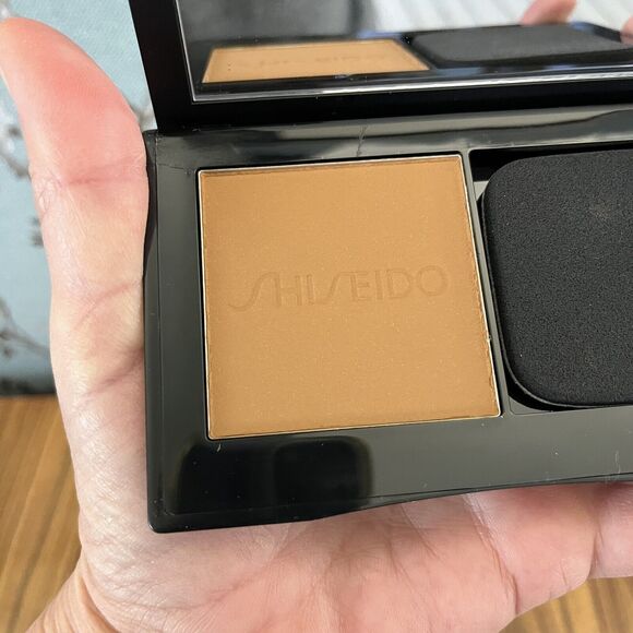 Shiseido Synchro Skin Self-Refreshing Custom Finish Powder Foundation 440 Amber - Picture 2 of 4